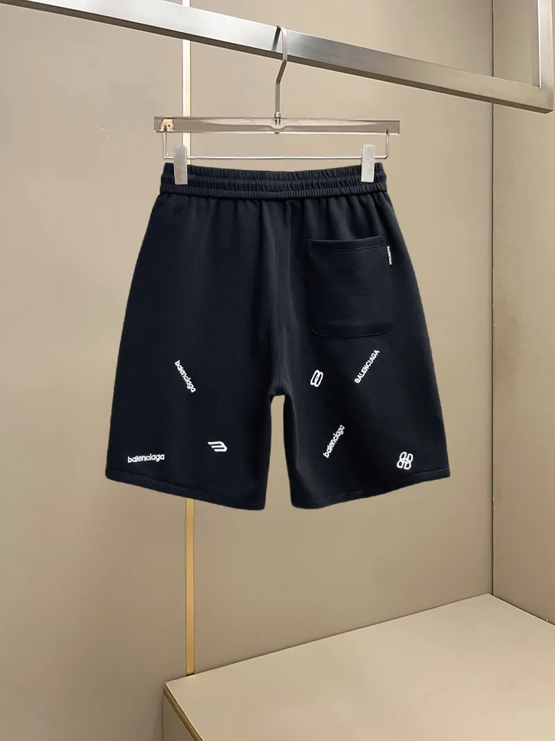 Balenciaga's three-standard complete 2026 summer New Arrival men's casual shorts, advanced custom-made Breathable fabric, Breathable fabric, extremely stretchy and comfortable, impeccable details, top-grade accessories, original logo design concept, delicate and soft feel! The upper body fit is awesome! Size: M-XXXL Please state your height and weight when ordering